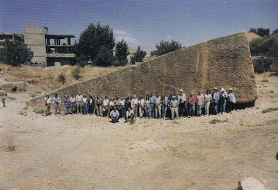 http://3.bp.blogspot.com/_fbOPcrAR5j0/StnWxRyO0rI/AAAAAAAALHE/jDcn0PdGQ8M/s400/Piedra+de+Baalbek+e+nel+Libano.jpg