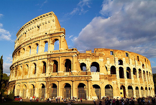 http://www.imperioromano.com/blog/img/coliseo-romano.jpg