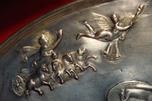 http://upload.wikimedia.org/wikipedia/commons/c/c6/Patera_di_Parabiago_-_MI_-_Museo_archeologico_-_Apollo_-_Sole_-_Foto_Giovanni_Dall%27Orto_-_25-7-2003.jpg