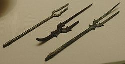 Fourchettes retrouvées à Suse, bronze moulé, VIIIe-IXe siècles, musée du Louvre